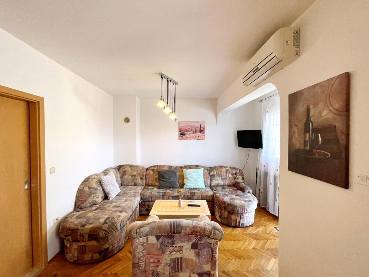 Apartments Bohovic Šilo 外观 照片
